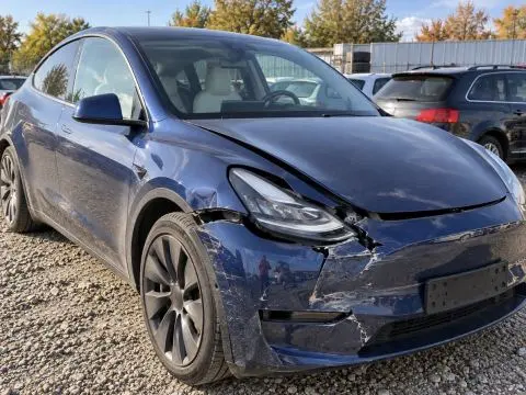 Suche Autos mit Motorschaden in Köln – Abholung mit eigenem Abschleppwagen
