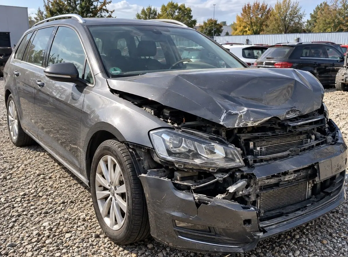 Unfall, Motor oder TÜV – wir kaufen Autos in Velbert & Heiligenhaus – Bild 1