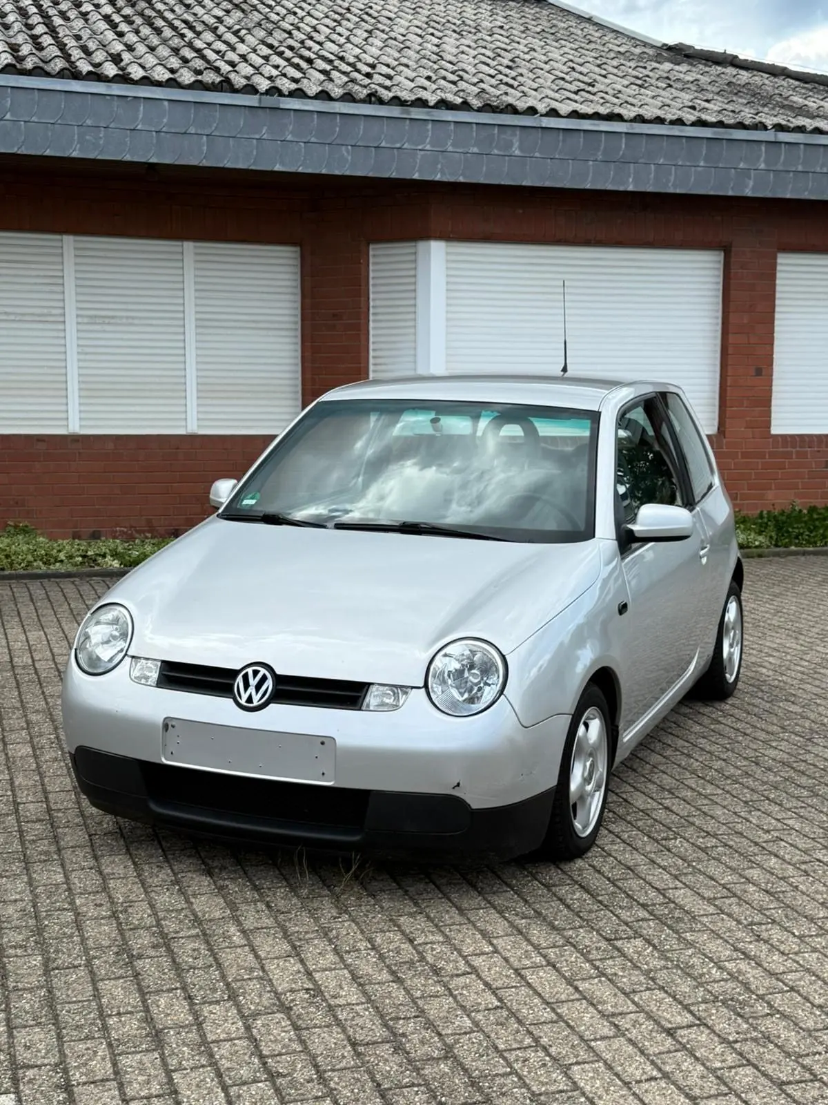 Starkregen in der Tiefgarage – Auto unter Wasser? Wir kaufen es in Wuppertal – Bild 1