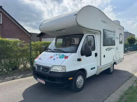 Wohnmobil mit Hagelschaden gesucht – Dach und Aufbau verbeult